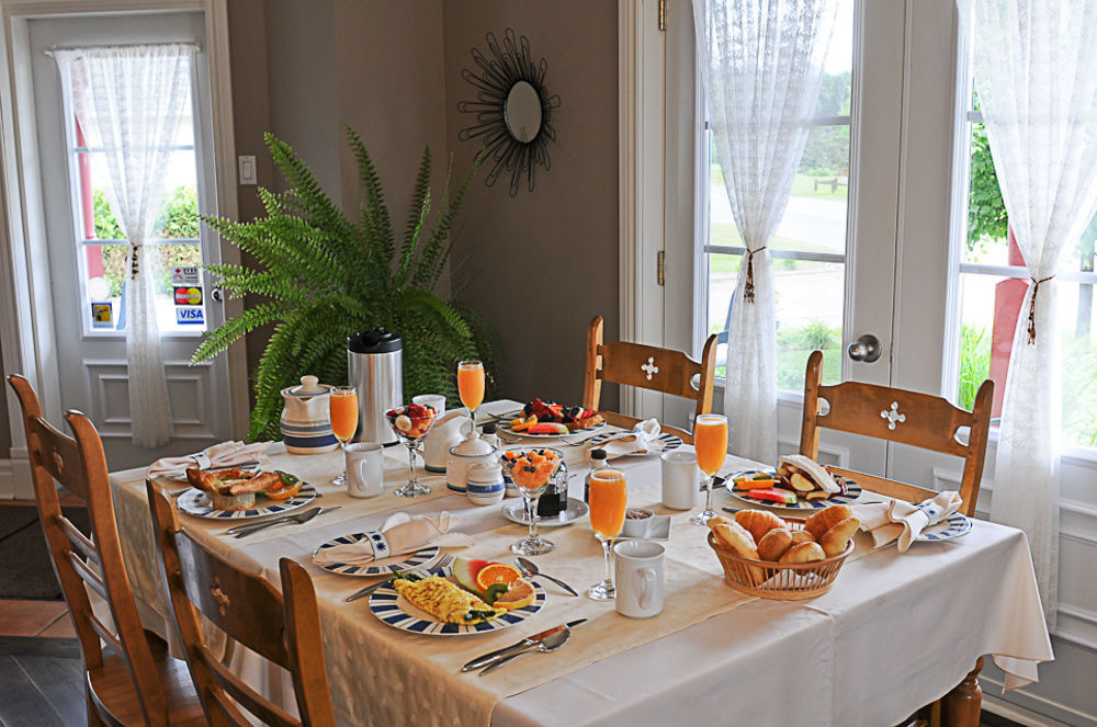 Auberge Le Voyageur Mont-Tremblant Bagian luar foto
