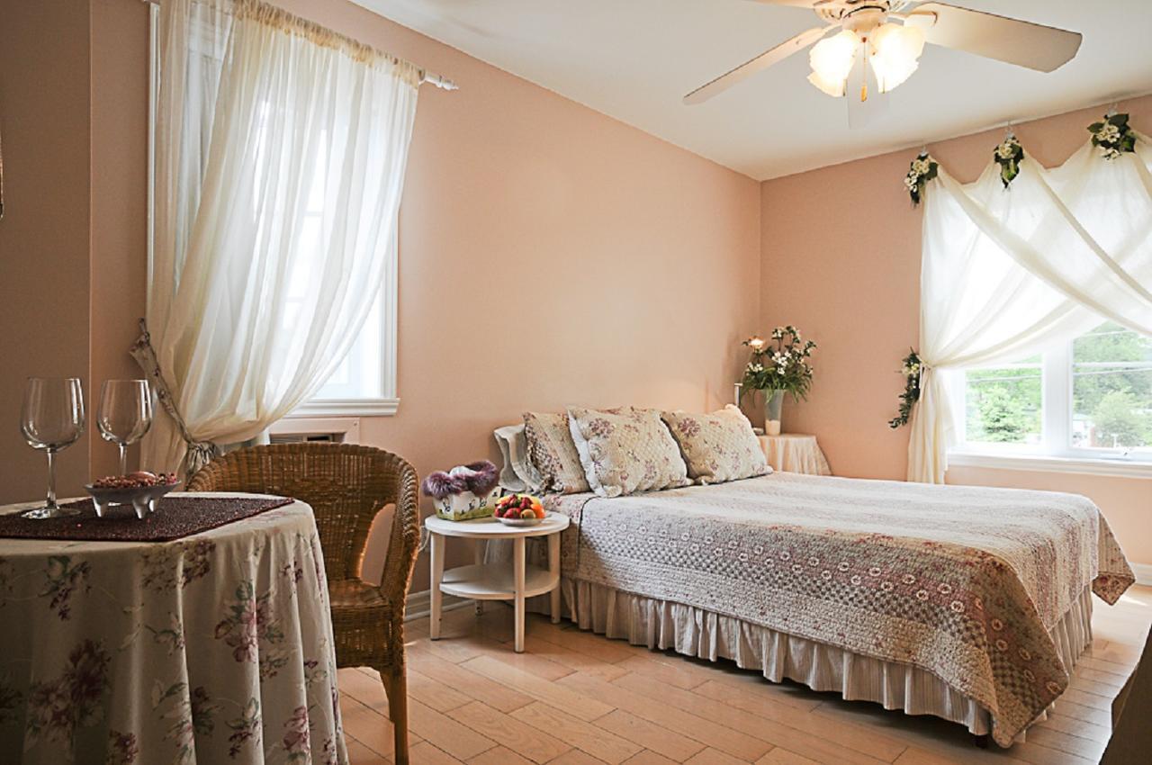 Auberge Le Voyageur Mont-Tremblant Bagian luar foto